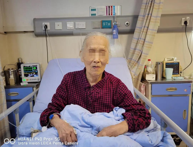 再创记录！99岁老人在西南医大附院重获”心生”