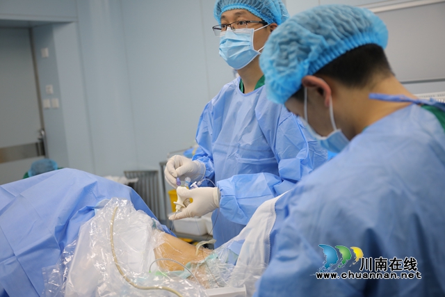合江县中医医院手术设备再添利器，针眼开口取石不留疤痕！