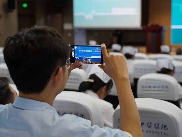 致敬身边的“南丁格尔”——泸州市中医医院庆祝“5.12”护士节系列活动(图6) 6.jpg