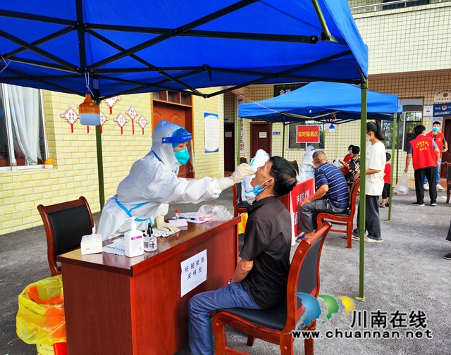 泸县:同心战“疫”展风采,坚守“医”线勇担当(图3) 3.jpg