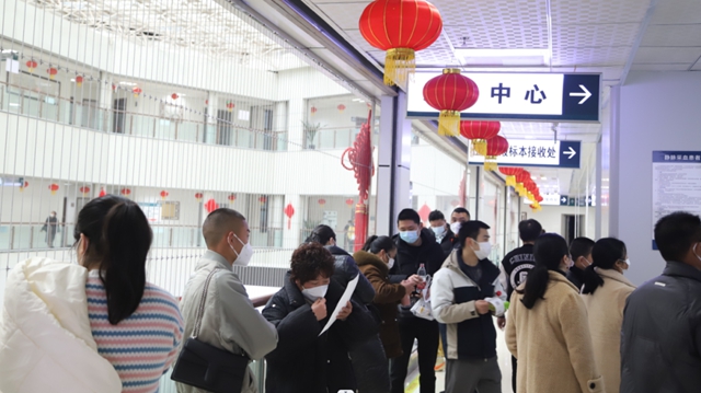 【围观】节后第一天,西南医大中医院有点火爆!(图3) 3.jpg