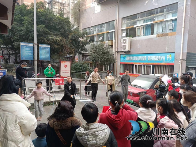 江阳区北城街道城垣社区组织“有品位的学生过大年”社会实践活动(图1) 北1.jpg