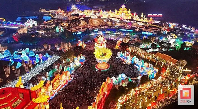 自贡：中华彩灯大世界连续四天全省JN江南下载榜首(图1)