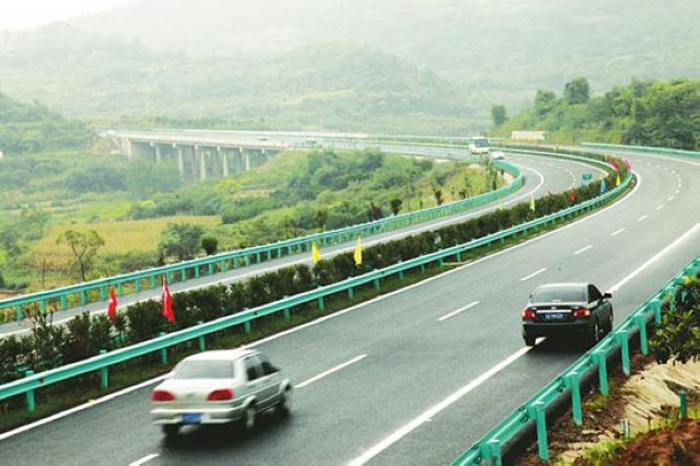泸州这些高速公路出入口临时限制通行 注意绕行！
