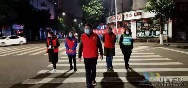 泸县玉蟾街道：疫情防控守护健康  党员干部冲在前
