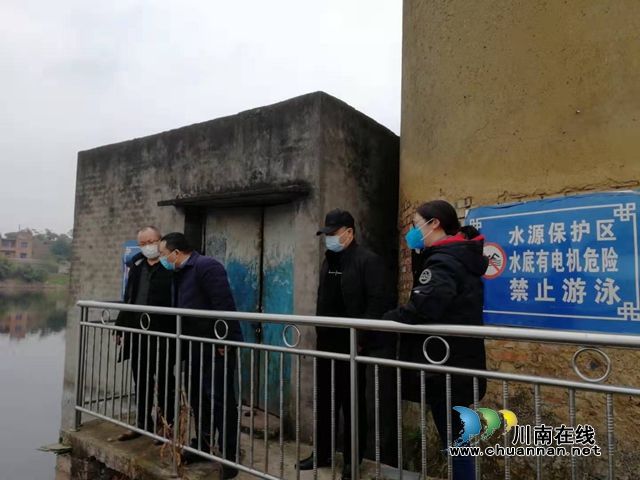 泸县水务局到立石镇督导疫情期间供水保障工作