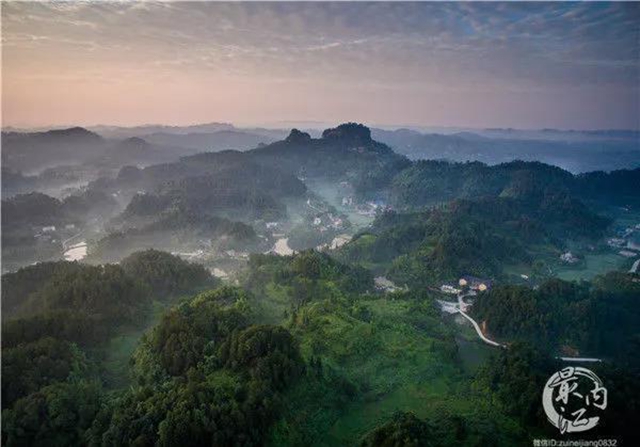 威远·俩母山