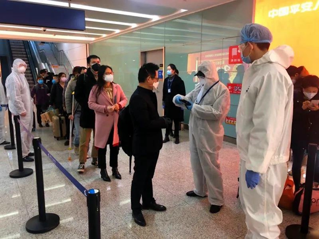 泸州黑衣男，不满防疫措施“劫持”飞机？(图5)