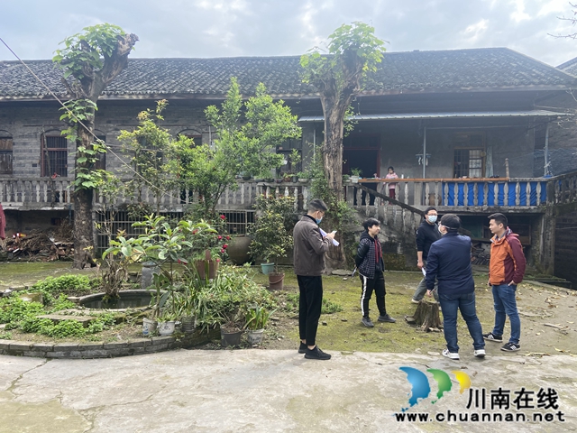 泸县住房城乡建设局到立石镇指导传统村落规划与建设