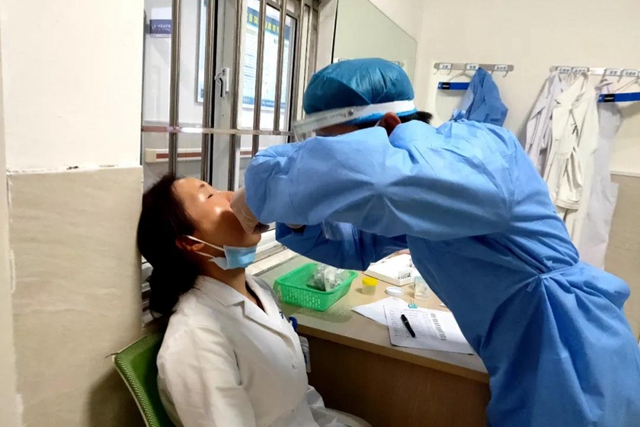 泸州福欣医院255名职工全部接受新冠病毒核酸检测(图5)