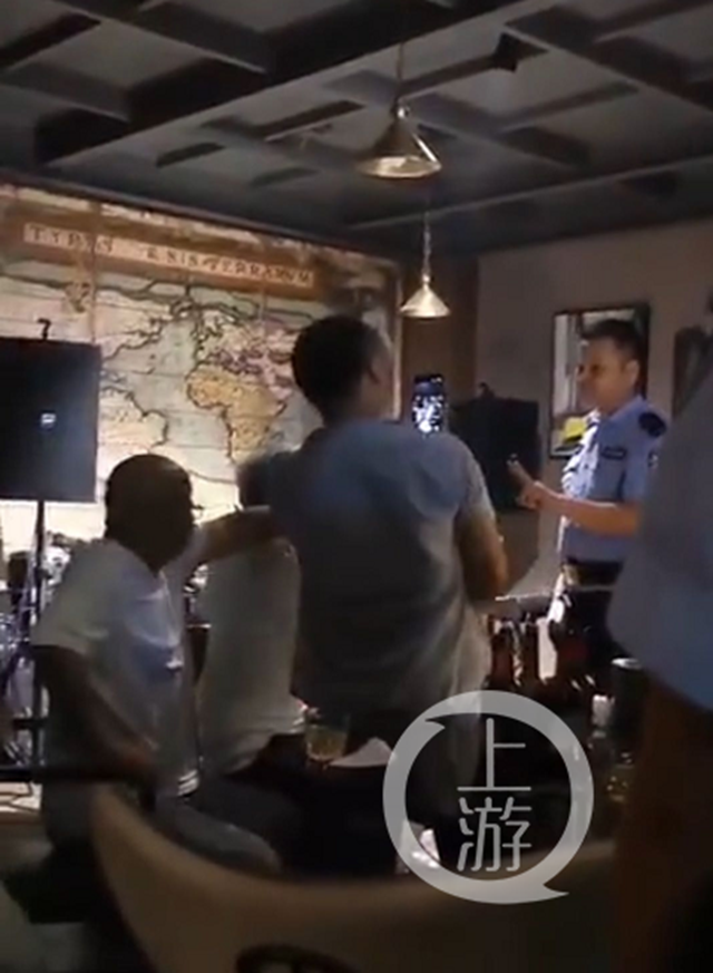 宜宾5公职人员“迦南咖啡馆事件”中被拘，纪委调查幕后官员违规经商(图1)