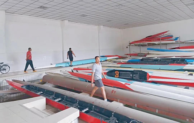 泸州市水上运动项目设备“艇”进泸县九中(图2) 泸州市水上运动项目设备“艇”进泸县九中(图2)