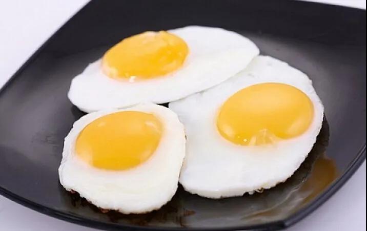 【分享】吃鸡蛋的禁忌，第一条就有很多人中招？(图2)