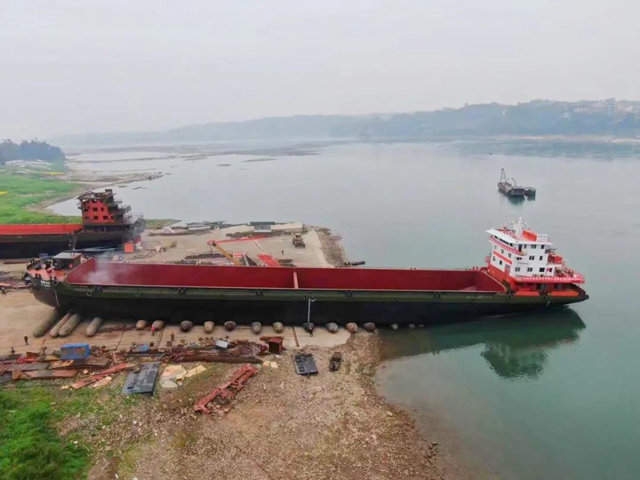 百米货船泸州造 长江水道航运开发带来造船业蓬勃发展(图2)