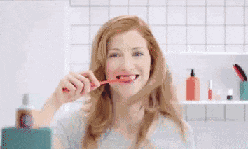 刷牙前牙膏到底要不要先蘸下水？(图1)