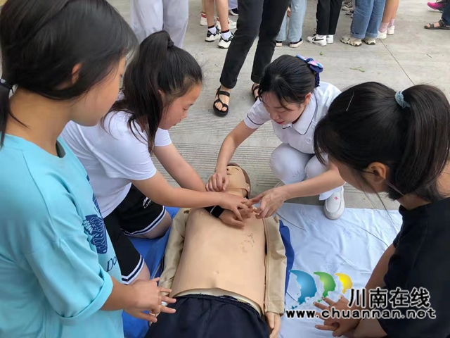 九三学社泸县基层委组织开展“应急救护培训进校园”活动(图2)