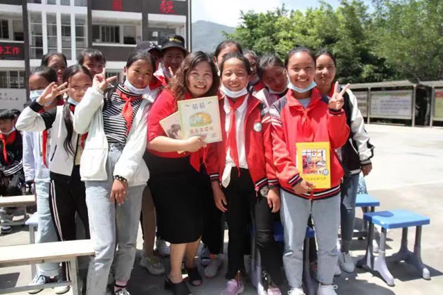 四川启动大型主题志愿服务，快来为留守儿童和困难学生捐资捐书吧！(图2)