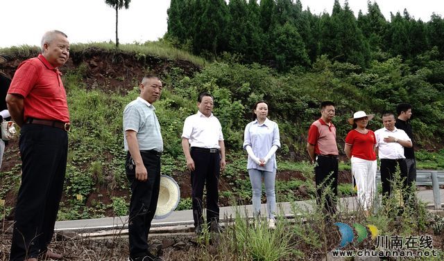 省扶贫基金会泸州分会赴古蔺调研指导产业扶贫“栋梁工程”工作(图4)