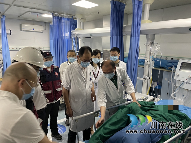 泸县突发地震，西南医大附院紧急救援！(图9)