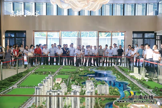 不负久候，如期而至丨高新湖畔营销中心今日荣耀绽放！(图4)