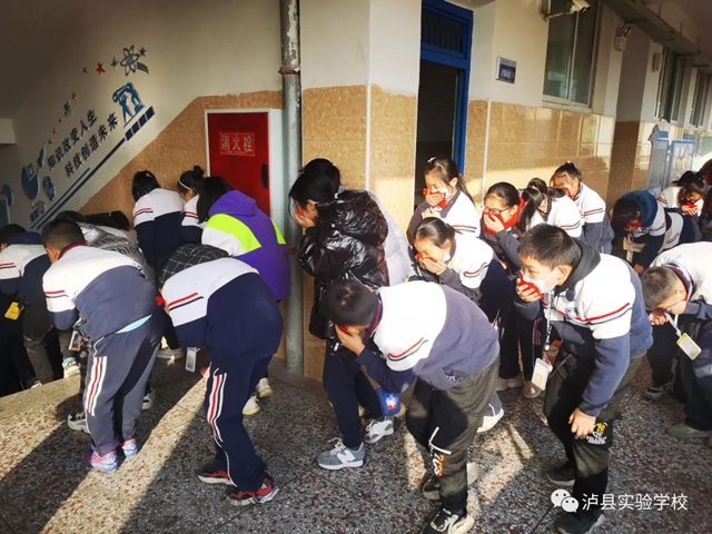 泸县实验学校进行消防安全疏散演练(图4)