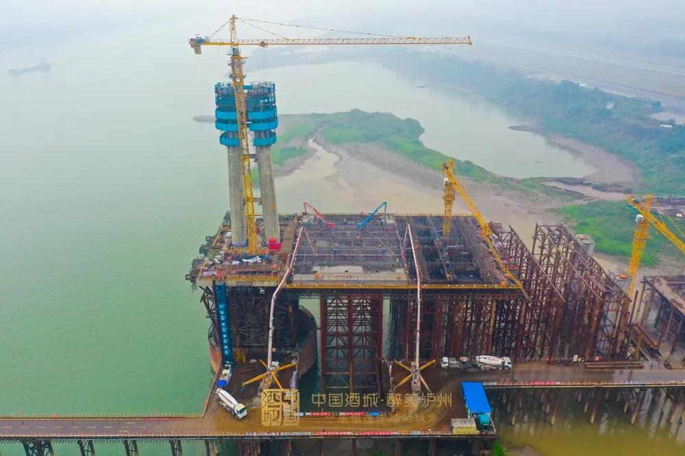 顺利浇筑！泸州长江六桥建设迎来最新进展，预计明年进入这项重要施工(图3)