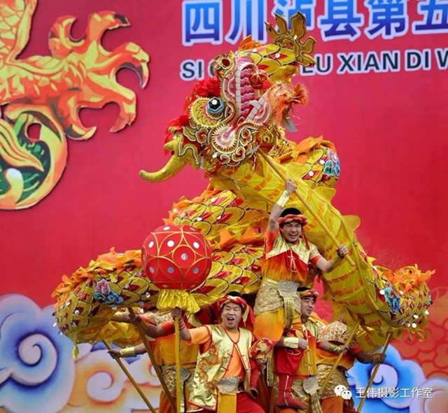 二月二，龙抬头！||泸州王伟乡愁摄影作品《龙在民间》赏析