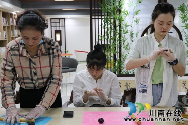龙马潭区鱼塘街道幸福微家烘焙小课堂开讲啦！