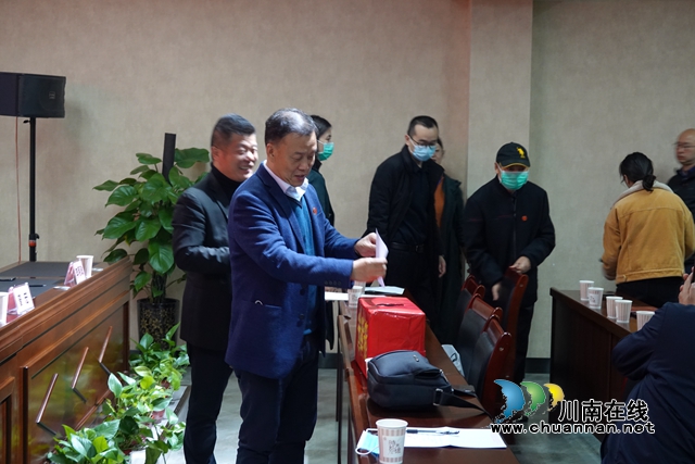 泸州市作家协会召开党支部党员大会　选举李明政为党支部书记