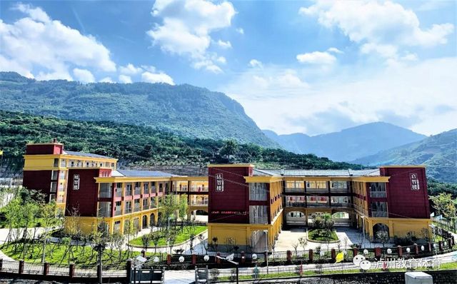 教育扶贫拔穷根 看泸州晒教育脱贫“成绩单”|泸州市教育和体育局荣获全省表彰