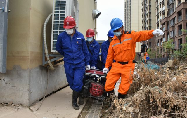 千里驰援郑州的国网泸州供电公司抢修队员凯旋！