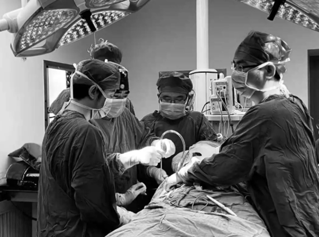 妈妈意外摔断腿，女儿却说“因祸得福”？