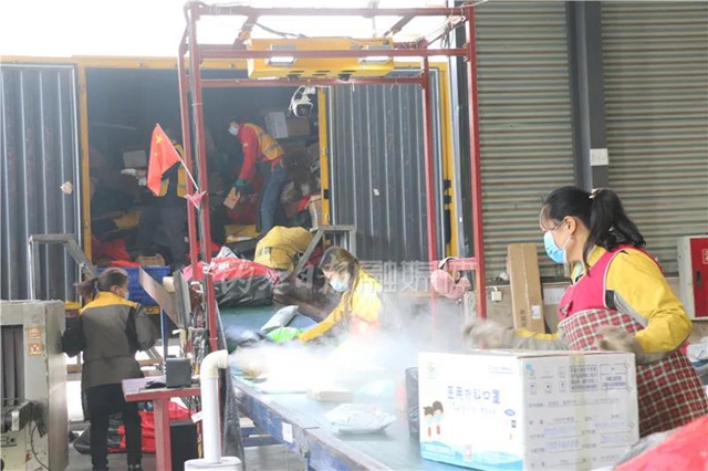 到内江的快递安全吗？记者“消杀”现场直击