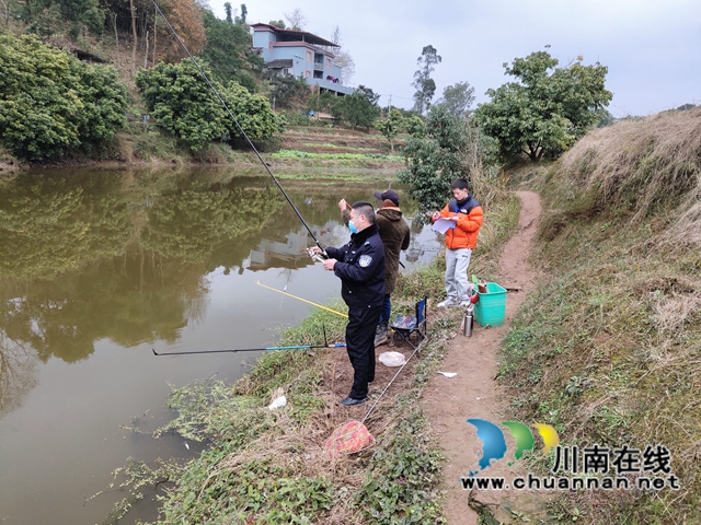 泸县百和镇组织开展违规垂钓专项巡查(图2)