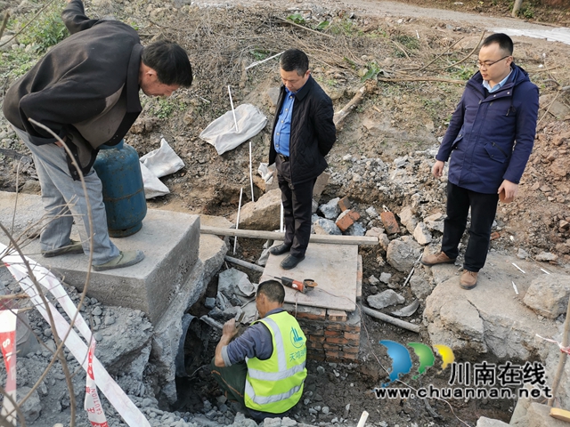 泸县云龙镇持续推进万得路改造工作(图2)