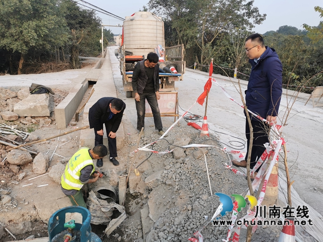泸县云龙镇持续推进万得路改造工作(图1)