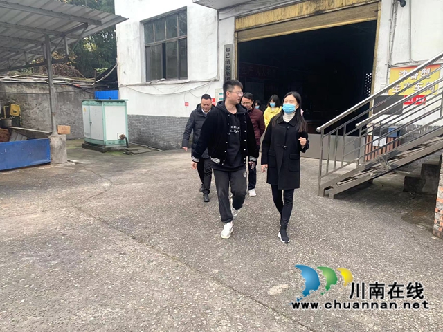 甘露到泸县云龙镇督导节前重点工作(图2)