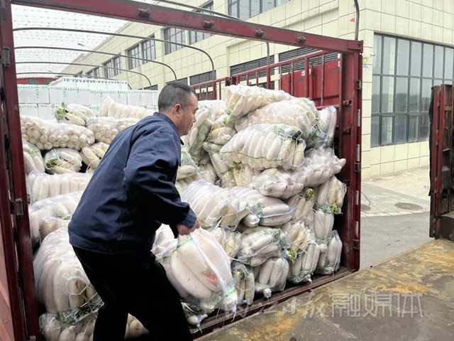 驰援陕西咸阳！百吨抗疫物资从内江出发！(图4)