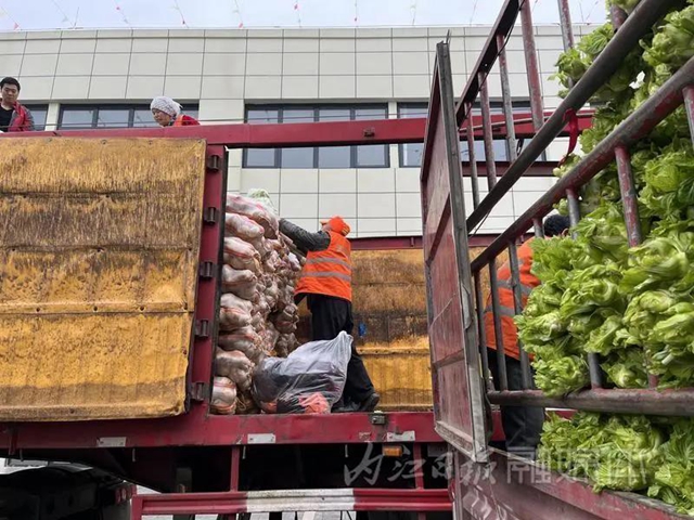 驰援陕西咸阳！百吨抗疫物资从内江出发！(图7)