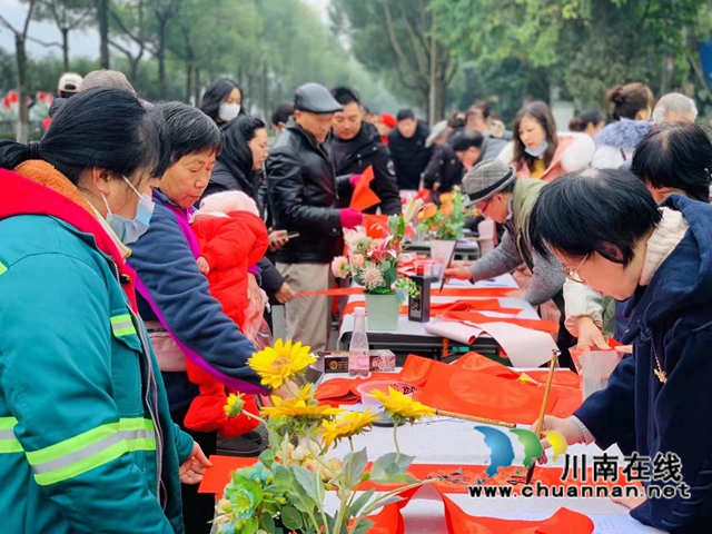 龙马潭区大驿坝社区开展“星级文明户”评选表彰活动(图1)