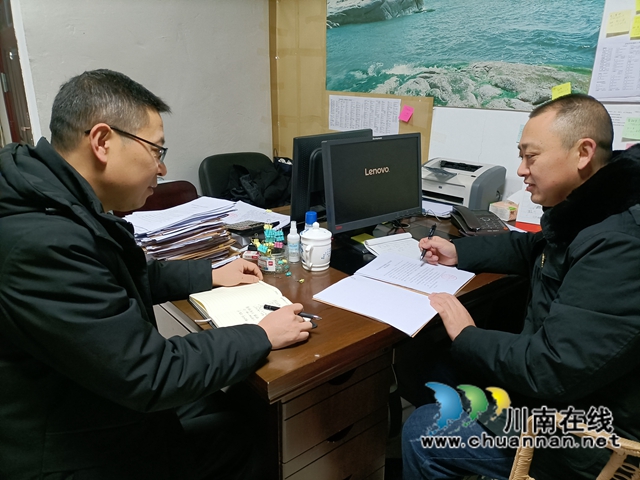 纳溪区法院邀请政协委员“走进执行”(图3) 纳溪区法院邀请政协委员“走进执行”(图3)