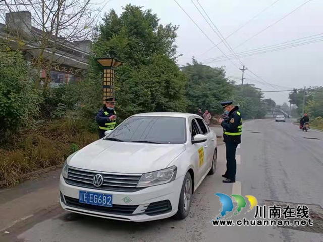 泸县云龙镇开展道路交通安全执法检查专项行动(图1) 泸县云龙镇开展道路交通安全执法检查专项行动(图1)