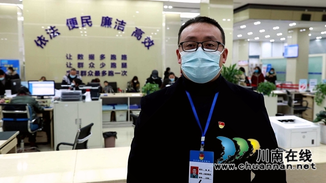 合江:新年上班第一天,窗口为民服务忙(图3) 合江:新年上班第一天,窗口为民服务忙(图3)