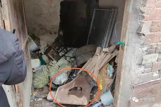 三男子盗窃挖掘机破碎头，纳溪警方抓了四人！