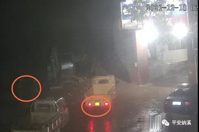 三男子盗窃挖掘机破碎头，纳溪警方抓了四人！(图2)