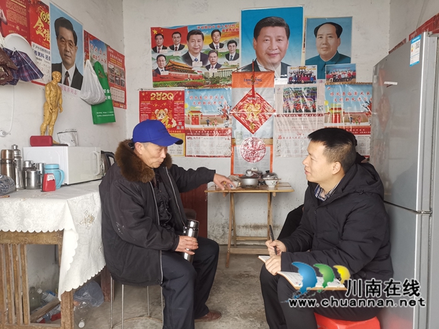 泸县潮河镇：驻村帮扶得民心，群众为第一书记送锦旗(图2)