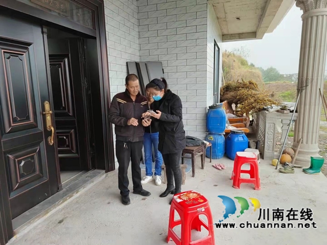 泸县云龙镇持续开展“四川农民工服务平台”宣传推广行动(图1) 泸县云龙镇持续开展“四川农民工服务平台”宣传推广行动(图1)