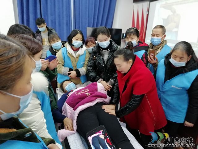 送培训 泸县为返乡农民工送上暖冬服务礼包(图3) nEO_IMG_IMG_20220107_093721.jpg