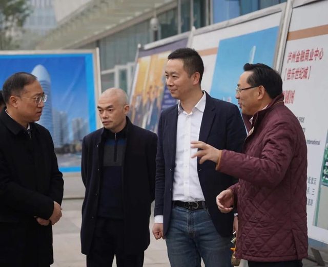 泸州市委常委、江阳区委书记郭宏川履新首日调研泸州金融商业中心(图3)