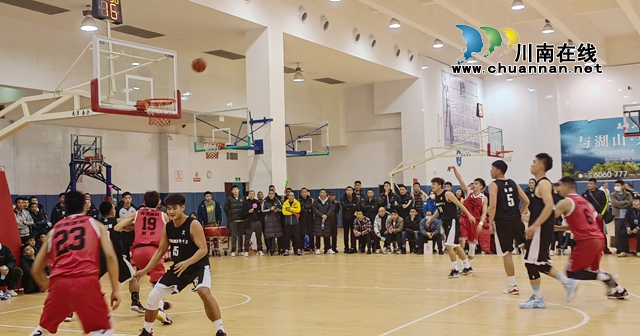 “跨年”决战酒城之巅！泸州市第十五届篮球联赛季后赛诞生“新王”(图1)